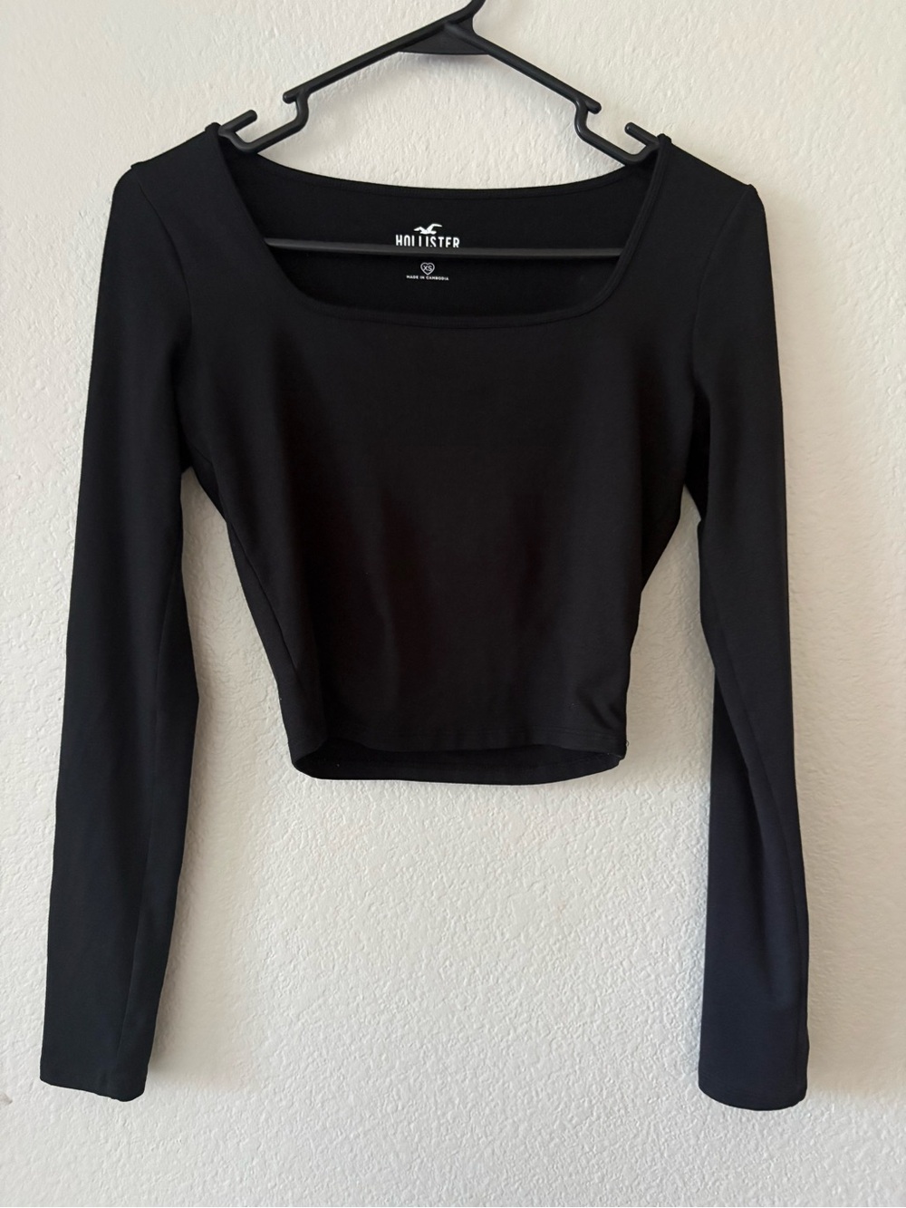 Hollister Black Square-Neck Long Sleeve Crop Top